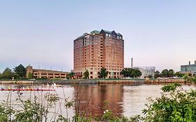 DoubleTree Suites by Hilton Hotel Boston - Cambridge